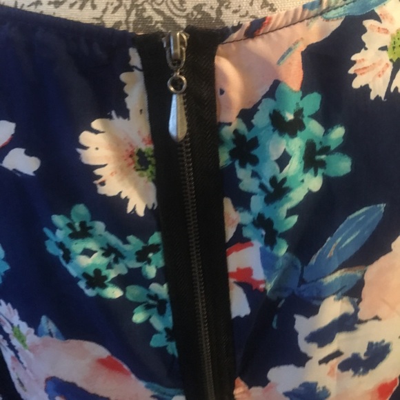 Floral Dress - Picture 5 of 6